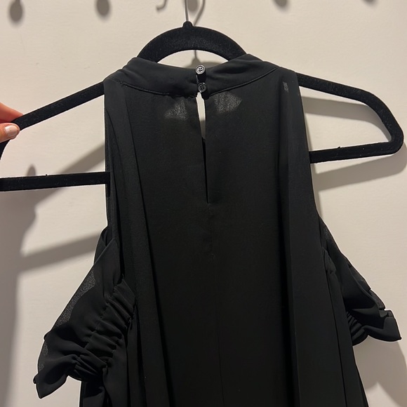 Trouve Cold Shoulder Blouse - Picture 5 of 7